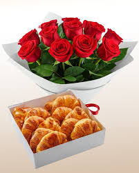 Foto de Combo Ramo de 12 Rosas con 12 medialunas 